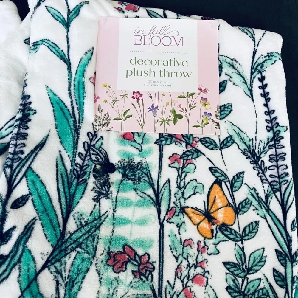Plush Butterfly Garden Floral Throw Blanket